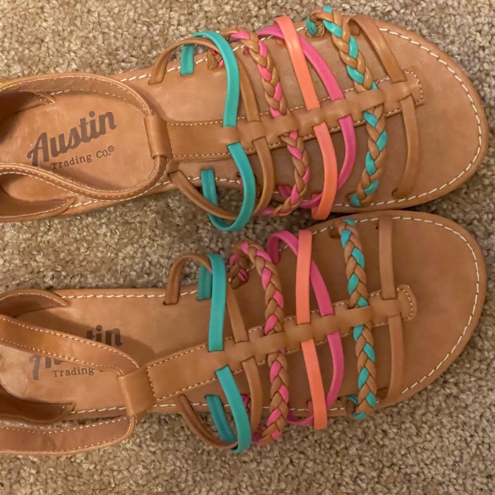 Girls sandals Austin brand size 4